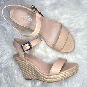 🌷Nude Charles David Wedge Espadrille Size 5.5